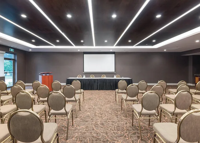 Holiday Inn Express Hotel & Suites Milton By Ihg